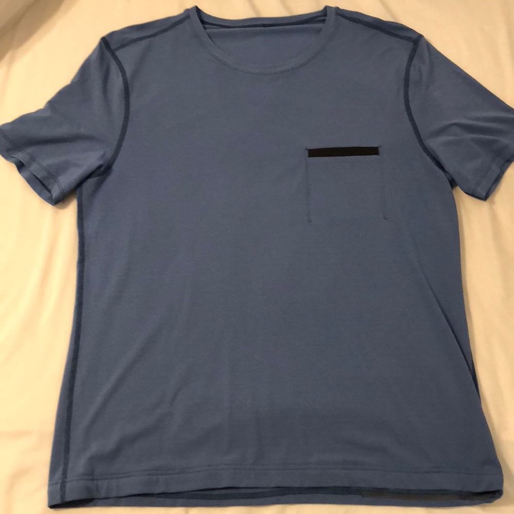 Gently used lululemon short sleeve shirt